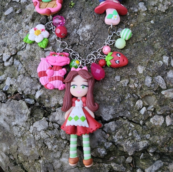 🍓🐛Strawberry 🍓🍄Alice in Wonderland 🌺🌼Necklace - Picture 4 of 8